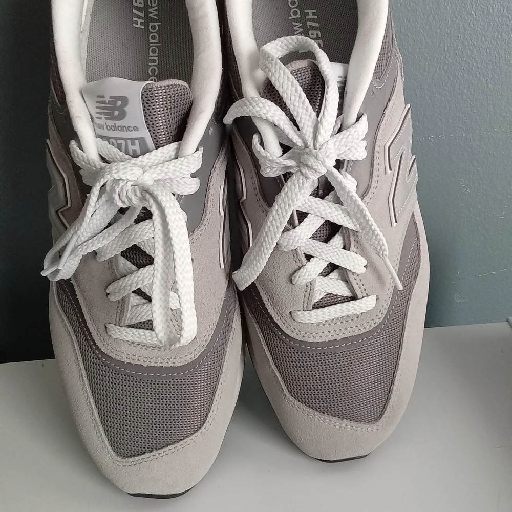 New Balance 997H Grey Suede Mesh Sneakers Casual‎ Athleisure Men's Size 10